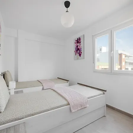 Апартаменты Cozy La Paz Торевьиа